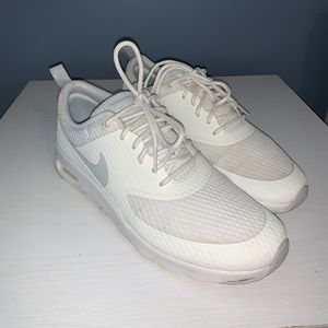 Women’s Nike sneakers